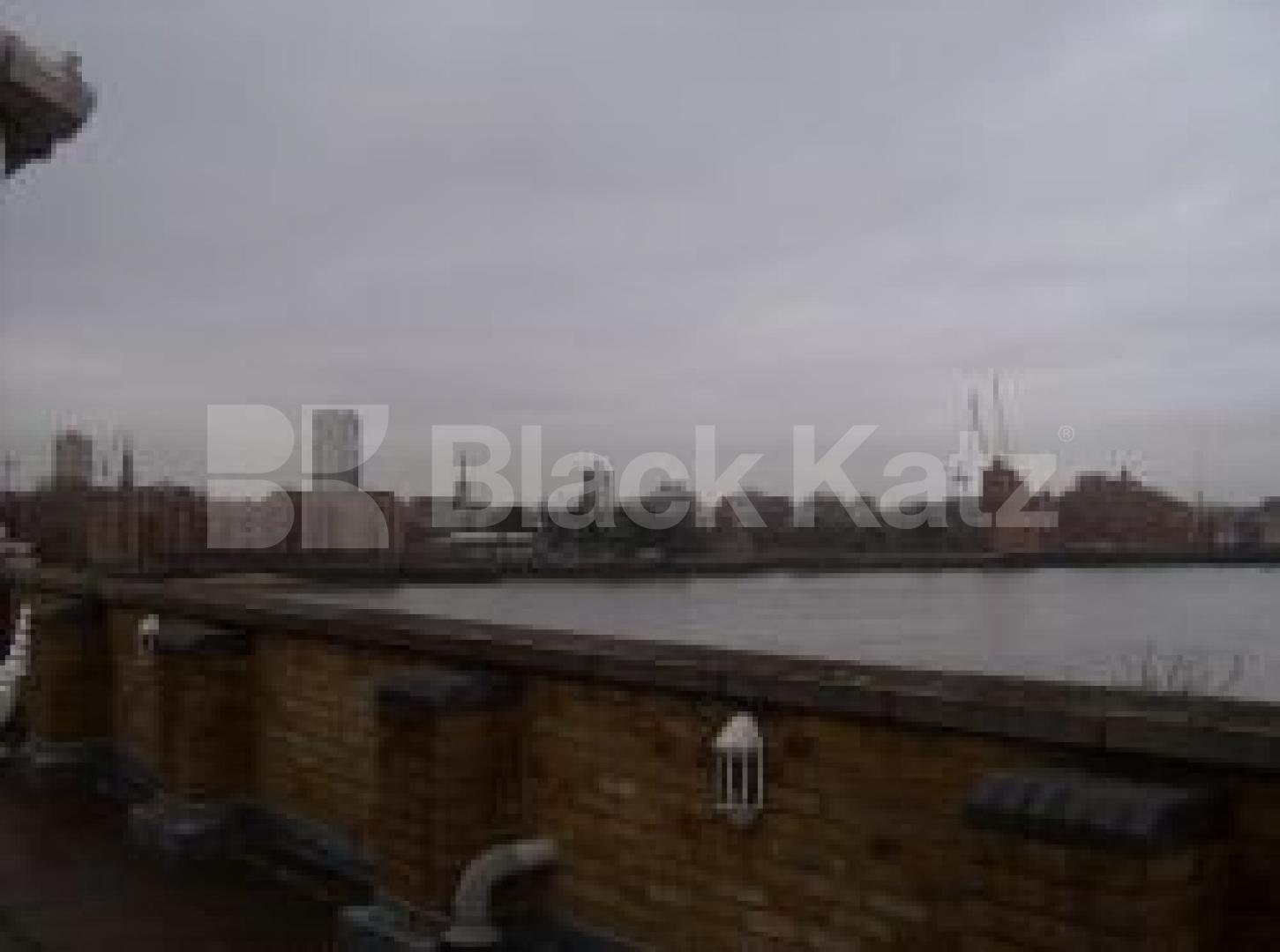 			NEW INSTRUCTION, 3 Bedroom, 1 bath, 1 reception Penthouse			 Octagon Court, Rotherithe Street